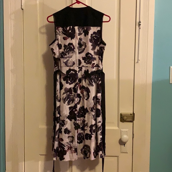 Simply Vera—Button up purple & black floral dress - Picture 6 of 8